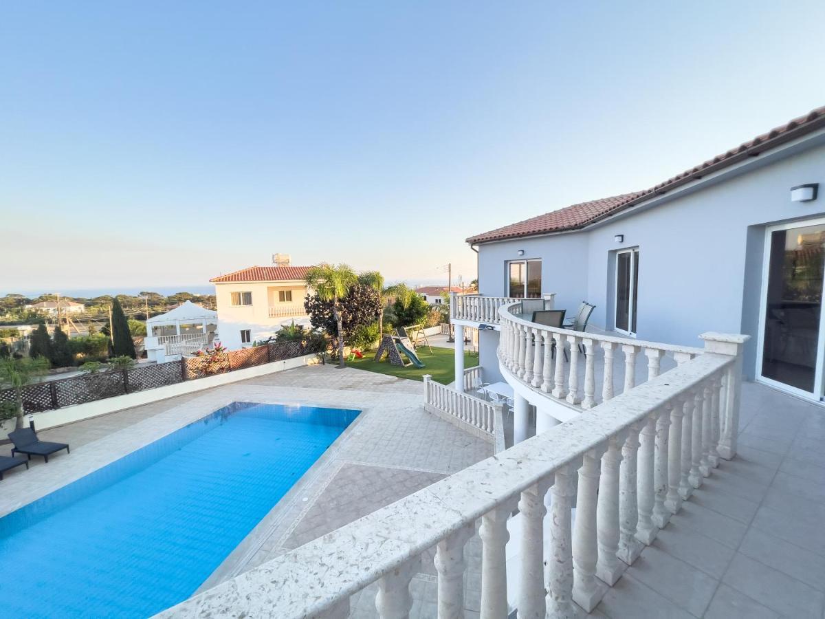 Grand Villa Lynn Seaview Айя-Напа Екстер'єр фото