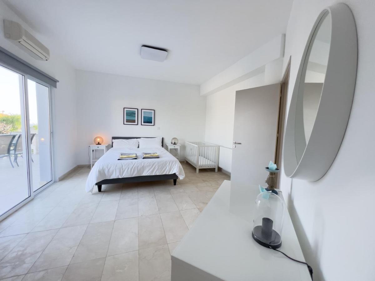 Grand Villa Lynn Seaview Айя-Напа Екстер'єр фото