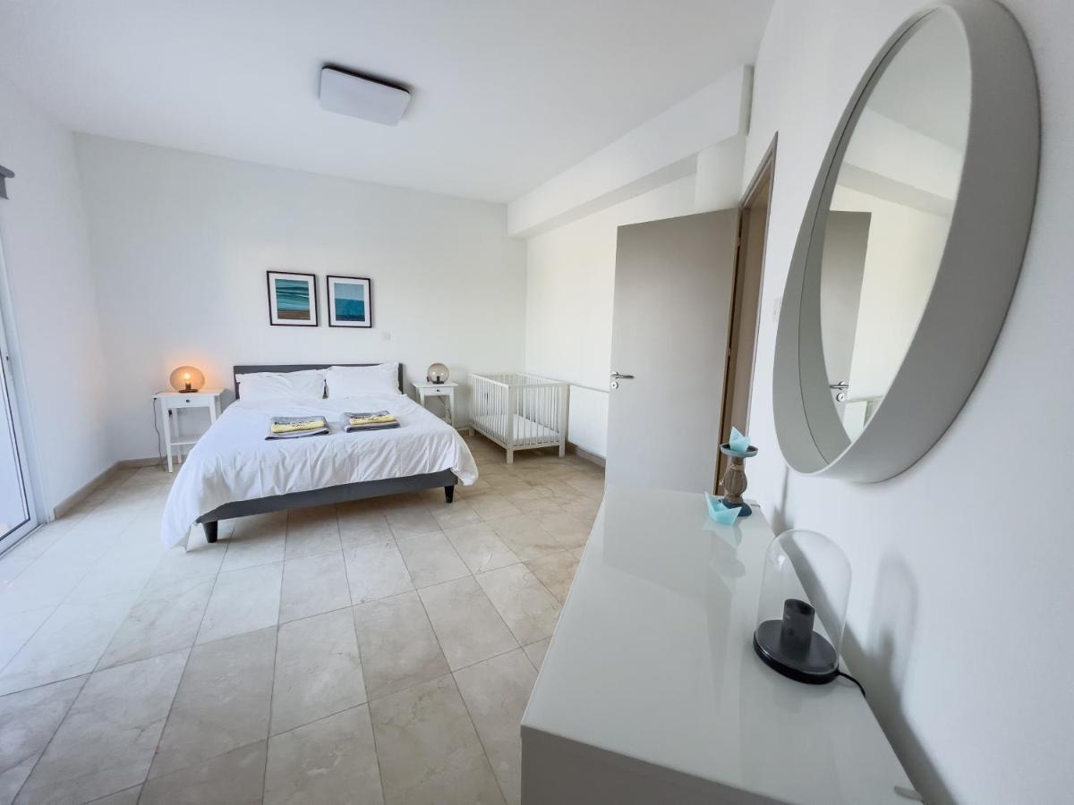 Grand Villa Lynn Seaview Айя-Напа Екстер'єр фото