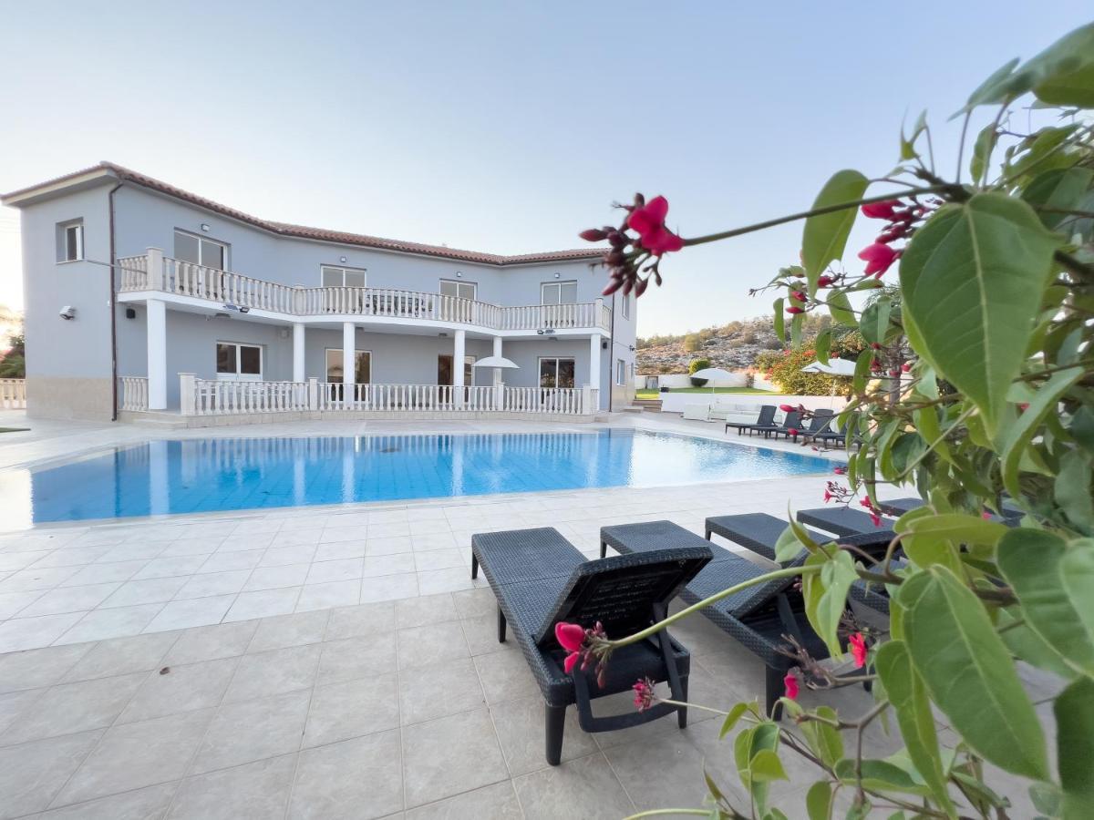 Grand Villa Lynn Seaview Айя-Напа Екстер'єр фото