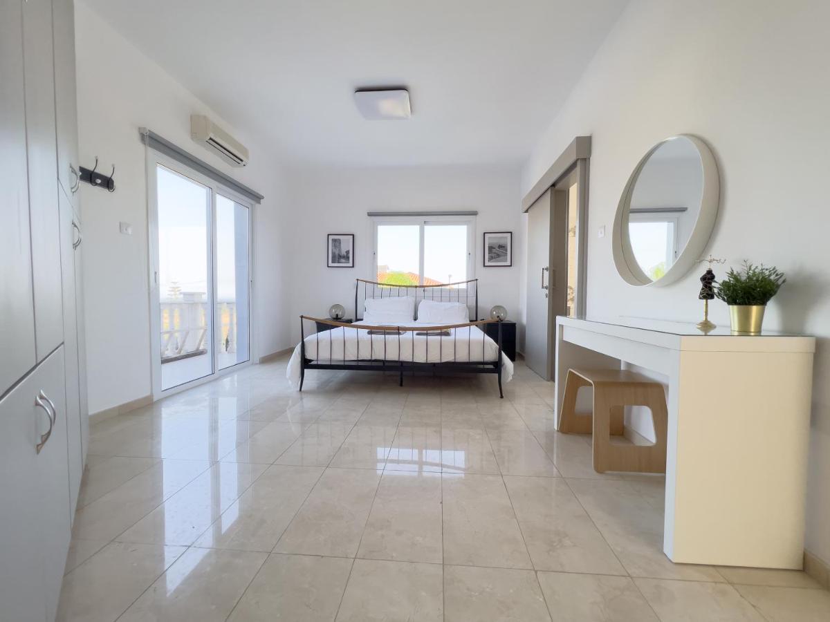 Grand Villa Lynn Seaview Айя-Напа Екстер'єр фото