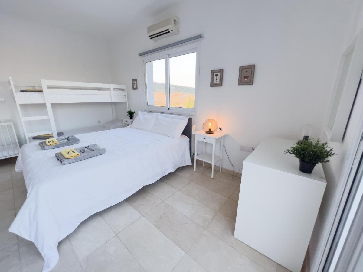 Grand Villa Lynn Seaview Айя-Напа Екстер'єр фото