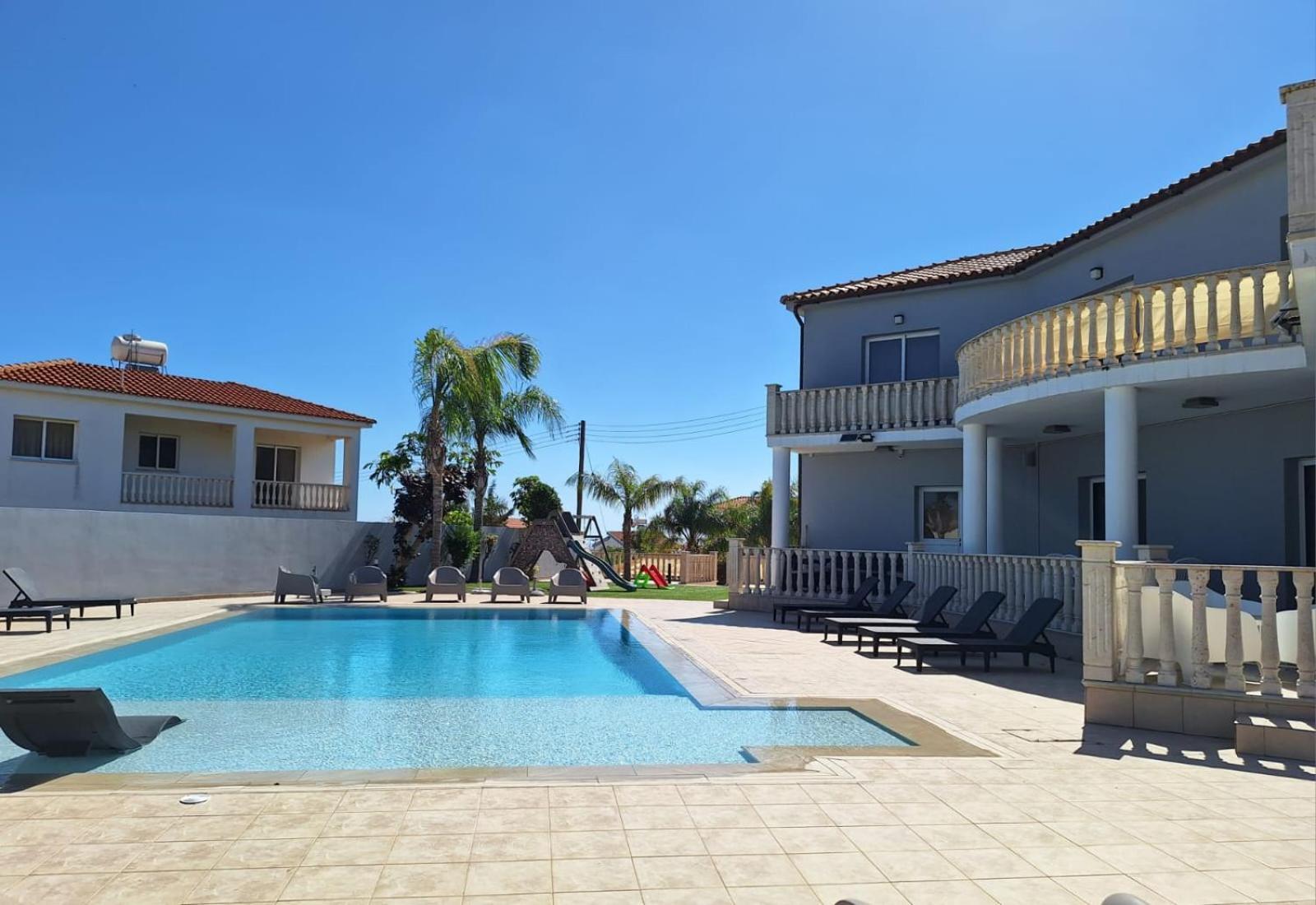 Grand Villa Lynn Seaview Айя-Напа Екстер'єр фото